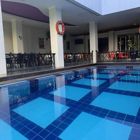Pacific Hotel 암본 외부 사진