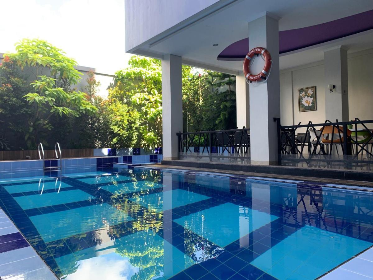 Pacific Hotel 암본 외부 사진