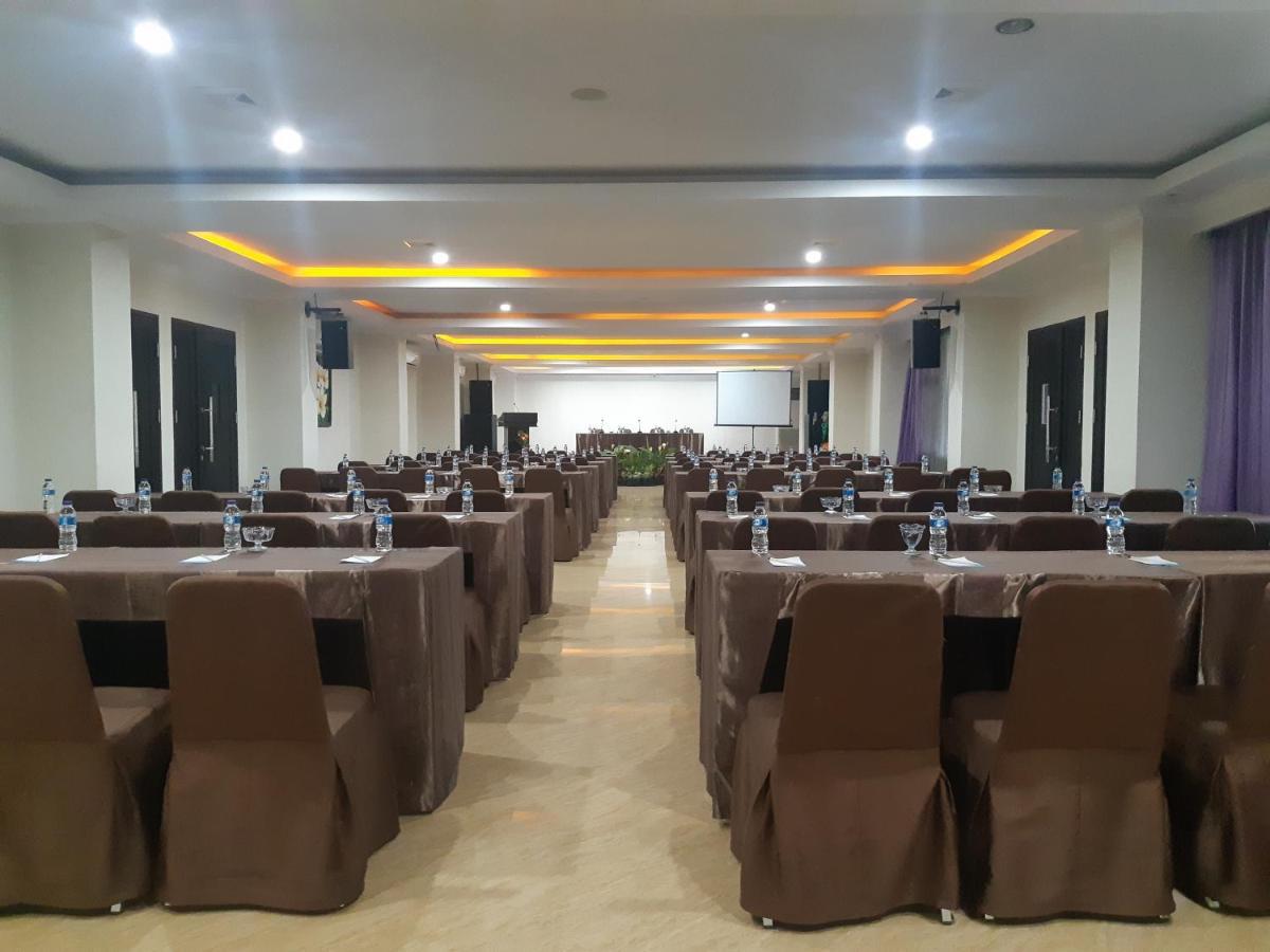 Pacific Hotel 암본 외부 사진